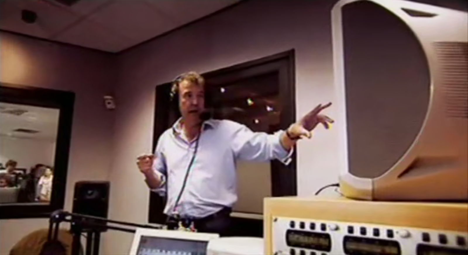 Jeremy debuts his traffic management system (© Top Gear / BBC)
